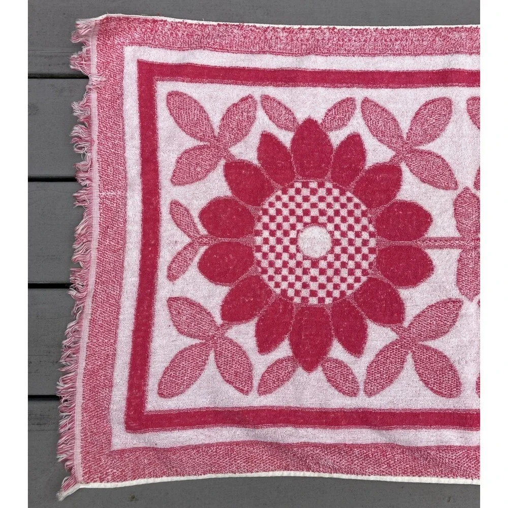 Vintage cotton bath towel St. Mary's pink & white floral daisy sunflower 1970's